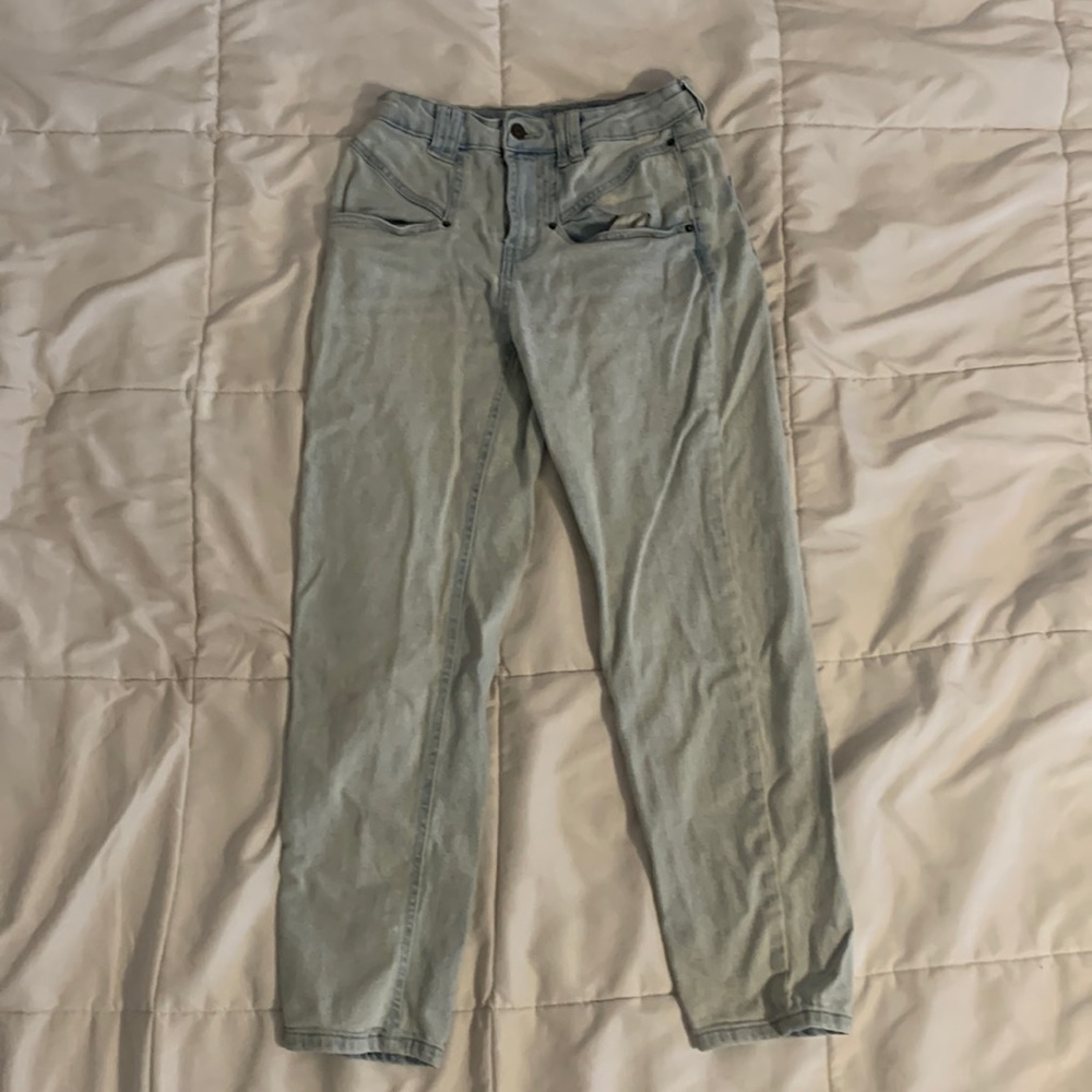 Light wash mom jeans